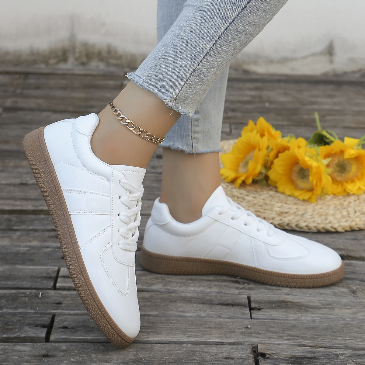 Ladies' casual white sports sh - đánh giá và giá Sewing Garment